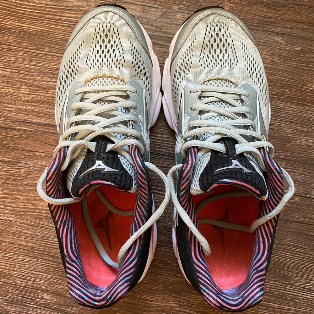Running shoes